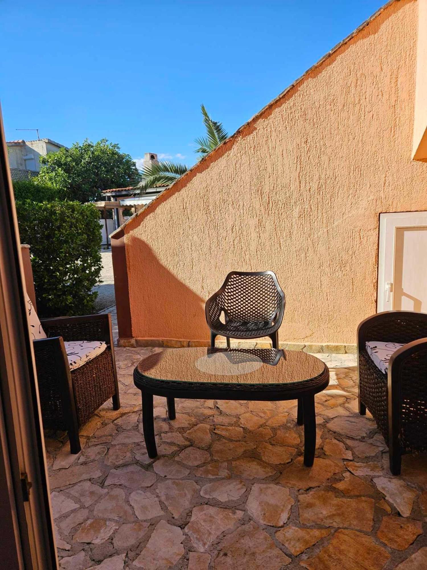 Aurelia Apartments, Vir Bagian luar foto